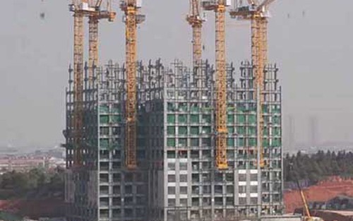 Trung Quốc lo ngại về an toàn của cao ốc xây trong 19 ngày